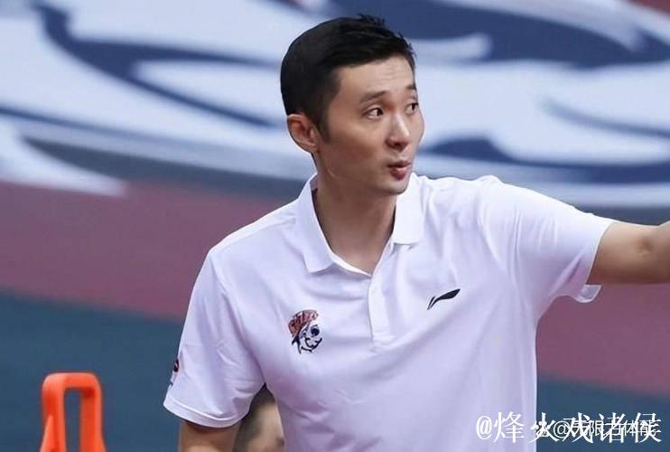 输完北京刘炜遭众怒！用人+防守+应变全崩，实在不行下课吧！